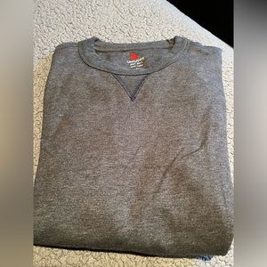 UNTUCKit Men’s Thick Long Sleeve/Crewneck Gray Shirt. SIZE: M